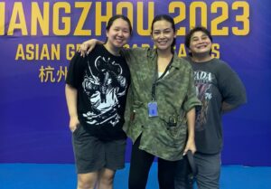Sheila Timothy Instagram - Project ini dimulai sudah agak lama, namun terhenti karena  pandemi 2019, sebuah cerita tentang abang adik yang sangat hangat, dengan tema keluarga dan harapan. Lewat projek ini saya terkoneksi dengan CJ ENM @justin.hwk who has always been very supportive. Project ini jg  jd kesempatan pertama bekerja sama dengan team  @base.id mba @shantyharmayn @aourachandra @sarimochtan dan tentunya juga @typix & @bensoebiakto dan seluruh team base, marketing dan publicist.

Saya selalu percaya project yang baik selalu mempertemukan kita dengan orang2 baik, sutradara @dinnajasanti para pemain yang luar biasa @vinogbastian__ @angga @kristo.immanuel @caitlinhalderman  Gak lupa dukungan ga ada habis2 nya dari @focusedequipment @robinjdbmoran @gunnarnimpuno you guys are angels sent from the above 🙏🏻 Dan tentunya satuan crew hebat yang jadi garda depan yg sedang berjuang saat ini, yg tidak bisa saya sebut satu persatu.. #youknowwhoyouare love you all thank u @michellawrence @the_urban yg ngisi kekosongan saat ini karena saya terpaksa recce duluan ke rumah sakit.  Astradas @leon_lolang @guntur.as10 @konsepboi … dp @triadiprasetyo art @harishudafaqih 

Terima kasih juga team #springboard 

Thanks team @lifelikepictures @wiji_lecsu @beebymaria mamat-dedi, Harry.  Segera bergabung ke set.. #solid kalo kata fojan. #MAB #dibioskoptahunini