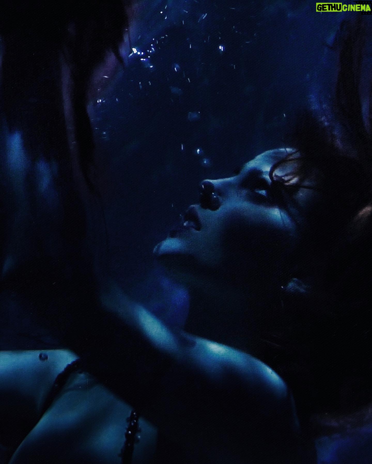 Shelby Lee - 1.6K Likes - all of my clients know by now that working with water is my ABSOLUTE FAVORITE THING - this is why
Thank you @mandicrimminsmusic for trusting me with “Lose Control”
Director, DP, Editor & Colorist @sparksss
Song written by @dretamashi @mandicrimminsmusic
Song produced by @dretamashi
Styling @nicwheat
Link in bio to watch full music video