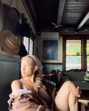 Shelby Simmons Instagram - Made a trip up to Washington State and got to appreciate how beautiful the leaves look when they blow in the wind, or how peaceful the sound of waves crashing on a beach can be.