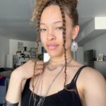 Shelby Simmons Instagram - Feeling inspired by Joni Mitchell recently and it’s started to affect my clothes! I think it’s a good look, what do y’all think? Who’s your biggest inspiration at the moment?