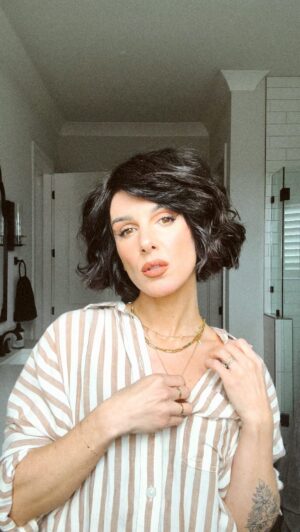 Shenae Grimes-Beech Instagram - Still can’t decide… KEEP or GROW?! Comment 👇🏻 🖤

P.S. All products I used are linked on my HAIR ESSENTIALS list on my Amazon storefront — linked in my bio!