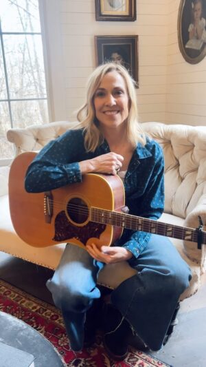 Sheryl Crow Instagram - First time playing my new song “Do It Again”! 🎶 If you like it, go check out the full album version wherever you listen to music and let me know what you think!  #DoItAgain