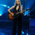 Sheryl Crow Instagram – @SherylCrow performs the title track from her album Evolution!