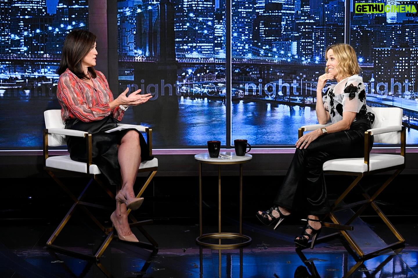 Sheryl Crow Instagram - TONIGHT ON #NIGHTLINE: @sherylcrow joins Nightline’s @JujuChangABC on set to discuss being inducted into the Rock and Roll Hall of Fame, aging in the music industry and her latest album ‘Evolution.’ What made the nine-time Grammy award winner change her mind about releasing another album? Tune in to find out. 📸 ABC/ Lorenzo Bevilaqua #nightline #sherylcrow #evolution
