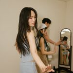 Shi Shi Instagram - 謝謝 @hit_fm_taiwan 還有歌迷朋友們，‘創作歌手獎’對我的意義很大， 是對於我所煩惱的、所堅持的、各種掙扎和對細節雕琢的一種肯定， 像是在告訴我這些過程都是值得的， 我會繼續寫歌給大家聽 好嗎🖤 昨晚很開心的享受了舞台， 也很享受和團隊奔波之後休息室裡安靜吃冰棒的時光 很經典，謝謝你們🩷 （對了，我的師弟們是否太帥了？） outfit @lseoul.official jewelry @HeartsOnFire #HeartsOnFireTaiwan styling @linxiuwei hair @plants_rick @apackofcigarettesaday makeup @clairechengmakeup @apackofcigarettesaday photo @rockykao456 manager @meluko1007 assistant @imhyl dancer @kobayashi518 @hsiaoxx @ef_yifuwang @__jocelyn98 #hito流行音樂獎