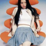 Shi Shi Instagram - 「有辦法用自己最愛的領域來當工作真的是很幸運的事，就算某時候很疲累，最核心的熱情總是能把自己拉回來，可以跟大家用感受互相連結著，能夠留下自己的某部分在地球上，是很幸運的一件事。」 - 孫盛希 SHI SHI SUN 跟貓撞臉了😼 @mindly.journal Creative director & stylist - @syanleung Photographer - @leung_wai_leung Make up - @deepmakeup Hair - @hillnexleex Videographer - @iiimanust Producer - @jazika_h @emotional.eyes Text - @emotional.eyes Styling assistant - @o0cqndice Photo assistant - @ntfntf Wardrobe - @sandroparis #sandroparis #SandroSpringSummer2024 #MINDLYJOURNAL #SHARETHESAMEMIND