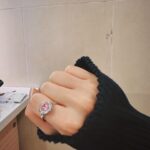 Shi Shi Instagram - ㄩㄇ暈嗎 💓 從此以女團重新出道 可嗎 顏值擔當 可嗎 #九澤cp香港演唱會 快閃成功✨ tops & skirt @dionlee knit Shrug @helmutlang all by @de_sidere7.1 boots @tods jewelry @hanshsu_official styling @adec12 hair @vancubex makeup @vangela photo @meluko1007 🫢💗