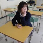 Shihori Kanjiya Instagram - 制服。 マネージャーがいっぱい撮ってくれました。 なんか懐かしいね。 あの頃は色々な意味で無敵だったろうなと思う一方、年々色々なモノの考え方を少しずつ手に入れて、ちょっとずつ柔軟になれてる気もして。 ストレッチは心も身体も必要ですね。 先輩たちが年を重ねた今が楽しいと言っていた意味が36にして分かってきた気がします。 33くらいまでは30代という現実すら受け入れられなかった（笑） 最近やっと30代を楽しめてる感覚があります。 まぁそんな話はともかく、どういう話の展開なのか楽しみにしていてください！ #土ドラ #顔だけ先生 #亀高先生 #なぜ #制服