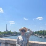 Shihori Kanjiya Instagram – 初ローランギャロス！
様々な国の方の様々な声援から
様々なブーイングまで（笑）
とにかく熱気が凄かったです。
たっくさんの人が集まって色々な出店みたいな感じでお店もあって、お祭りみたいで下町の血が騒ぎました。
もっと居たかったな。
さて全ての試合の行く末を見守らなければ！
選手の皆様、本当にお疲れ様です！
#ローランギャロス 
#rolandgarros #rolandgarros2023 
#philippechatrier 
#束の間のパリ#日差し凄かったな  #本日は 
#東京でアストリッドの収録 
#アストリッドとラファエル
#パリにご縁あり 🤔 #ふふふ