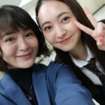 Shihori Kanjiya Instagram - 本日５話でございます！ 毎日絶賛撮影しておりますよー！ 今日も頑張るぞー！！！ ＃土ドラ #顔だけ先生 #宮野陽名 #一体 ＃何頭身？#かわぇえ ＃生徒 #みんな #可愛いくてとろけてます ☺️