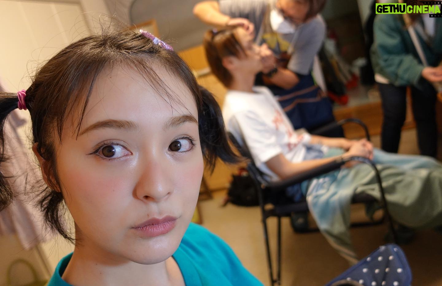 Shihori Kanjiya Instagram - はてはて どんなシーンでしょうか(笑) 是非明日の第3話をご覧ください! #土ドラ #顔だけ先生 #第3話 #三浦涼介 #マイケル とか#カリスマ とか呼びたくなる本当に可愛くて素敵な人