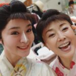 Shihori Kanjiya Instagram - 今日は最後の2回公演。 『頭痛肩こり樋口一葉』 本当に素敵な作品なので是非観にいらしてくださいね！ 写真は真実さんと。 真実さんはこの作品3度目。 ですが、全てリセットして新しく役に向かう姿には感銘を受けました。 大阪公演では毎日真実さんが朝ご飯を作ってくれてみんなで食べるところから始まります。 みんなのおっかさんです。 愛情深い真実さんが大好き(о´∀`о) #舞台 #頭痛肩こり樋口一葉 #井上ひさし #熊谷真実 #実は #朝ドラ の＃先輩
