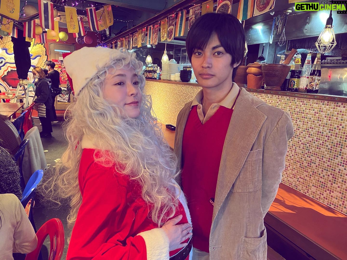 Shihori Kanjiya Instagram - サンタさんは お腹まで入れたの気づいてもらえましたか? そして我らが主役、楓珠くん、 本当にお疲れ様でした👏 大人でもない子供でもない、 今の楓珠くんの感性だからこそのお芝居は とてもキラキラしていて、、 また次にお会いできる時を楽しみにしています! 観てくださった皆さん、 最後までお付き合いいただき、 ありがとうございました(*^ω^*) #土ドラ #顔だけ先生 #神尾楓珠 #ありがとうございました