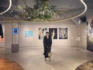 Shihori Kanjiya Instagram - かっこよ。
すってきでした。
フラワーコラボレーターの
志村大介さんと。
15日まで開催しているので
皆さんも是非！