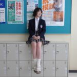 Shihori Kanjiya Instagram - 制服。 マネージャーがいっぱい撮ってくれました。 なんか懐かしいね。 あの頃は色々な意味で無敵だったろうなと思う一方、年々色々なモノの考え方を少しずつ手に入れて、ちょっとずつ柔軟になれてる気もして。 ストレッチは心も身体も必要ですね。 先輩たちが年を重ねた今が楽しいと言っていた意味が36にして分かってきた気がします。 33くらいまでは30代という現実すら受け入れられなかった（笑） 最近やっと30代を楽しめてる感覚があります。 まぁそんな話はともかく、どういう話の展開なのか楽しみにしていてください！ #土ドラ #顔だけ先生 #亀高先生 #なぜ #制服