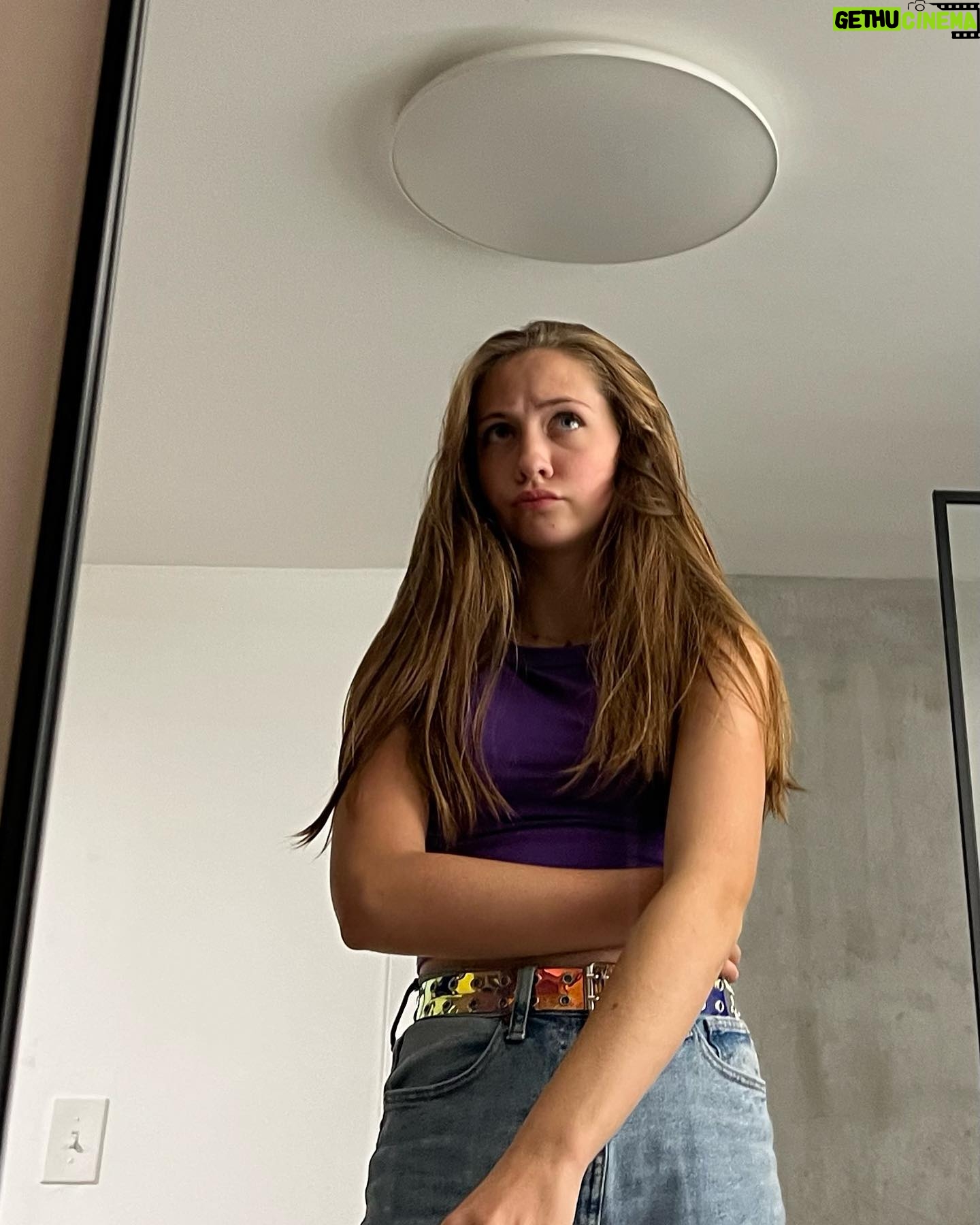Shiloh Nelson Instagram - Kickinโ it ๐ @danielnelsonofficial and I look so small in the last pic ๐