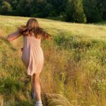 Shiloh Nelson Instagram – Swipe to see me try to look cute then fall.