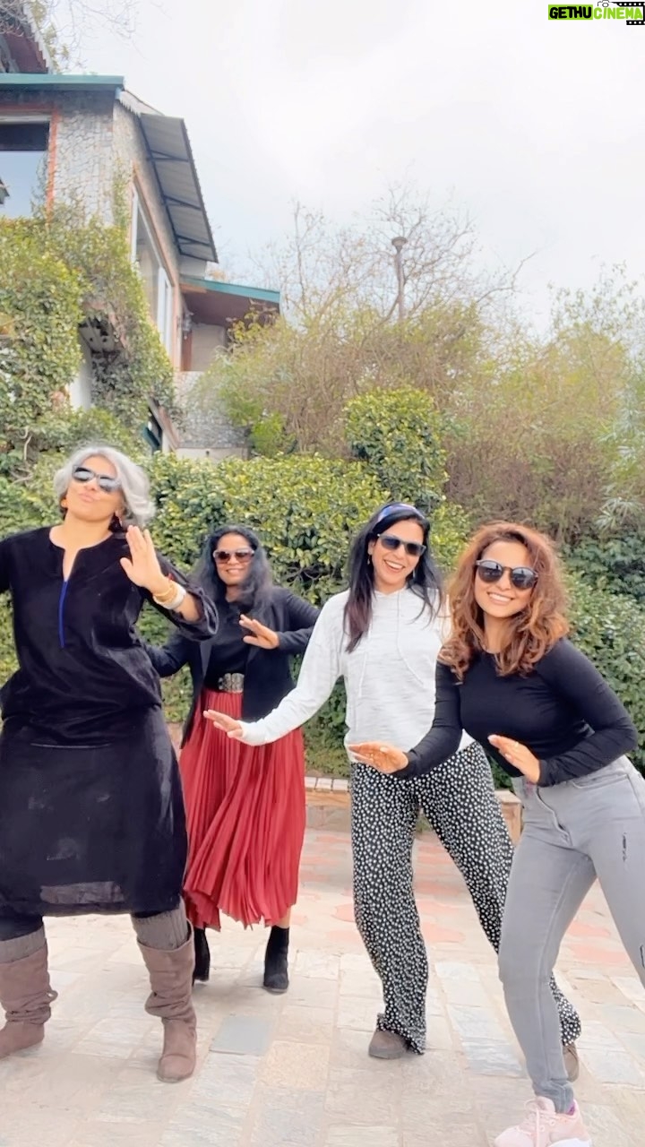 Shilpa Shukla - 2.5K Likes - The only tunes we can match is your @mehtashubhi 🌻 hain na behno @shilpashukla555 @seema_azmi
.
.
#chitsstyle #chitrashirawat #chakde #chakdegirls #chakdeindia #chakdephattebitches