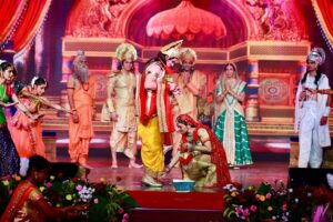 Shilpa Raizada Instagram - सही मायने में वो ही दशहरा मनाएंगे

भीतर के रावण को जो, आग खुद लगाएंगे

दशहरा की बधाई! 
 

शुभ दशहरा 😊🙏🏻 

#happydussehra  #shubhdussehra #blessed #gratitude #thankyougodforeverything