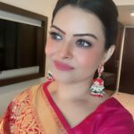 Shilpa Raizada Instagram - दुनिया सबसे खूबसूरत जगह होगी अगर एक महिला खुद फैसला लेने लगे की वह क्या चाहती है.☺️🙏🏻 #jaishriram #sareelover ❤️ #bhartiyanari #sareelibas #saree #indian #traditional #jaiho