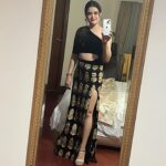 Shilpa Raizada Instagram - I love my all pics 😛 Bohat dino baad 😘👌❤️🖤💛 Dress meri dost ki hai, and design by her 😘👌@tushita.jain waise suit kar rahi hai mujhpe 😛 Ankitaaaaaa 👌💕 I just love myself more 😛👏🏻 proud of you @shilparaizada #shilparaizada Thanks for click @_kamal.narang_ 👏🏻