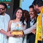 Shilpa Raizada Instagram – Last night I got this Hindustani Ratan award from most talented musicians and singers @ismaildarbarofficial sir @uditnarayanmusic sir 
THANKYOU SO MUCH FOR THIS BEAUTIFUL AWARD 
I love this word Hindustani even we all because “Hum Hindustani “ 😊😊😊
 Jai ho
 jai hind 
Jai Bharat 
 Jai ram ji ki 😊🙏 once again thank you so much 
#shilparaizada #award #hindustani #humhindustani  #jaiho #jairamjiki🙏 #jaihind #jaibharat