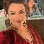 Shilpa Raizada Instagram - Hello everyone iam Happy to share few pics with my team from my album “Kade jo lagta tere jinna” Co-actor @siddhantissar19 & Naziya khan Director Manoj Tiwari sir Production @divatales_entertainment_llp Producor @hafee_85 ji Singer @shonaagonsalves 💕 Dop @im_ravikyadav Costume👗 @roselinmiddleton_ 😘👏🏻 All rounder photo credit 💕😘 @bhairavi_kotak #redgown #album #song #shooting #shilparaizada #happyme