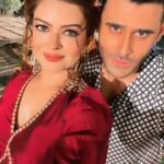 Shilpa Raizada Instagram - Hello everyone iam Happy to share few pics with my team from my album “Kade jo lagta tere jinna” Co-actor @siddhantissar19 & Naziya khan Director Manoj Tiwari sir Production @divatales_entertainment_llp Producor @hafee_85 ji Singer @shonaagonsalves 💕 Dop @im_ravikyadav Costume👗 @roselinmiddleton_ 😘👏🏻 All rounder photo credit 💕😘 @bhairavi_kotak #redgown #album #song #shooting #shilparaizada #happyme