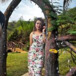 Shilpa Raizada Instagram - Akhirkaar phool laga hi liya baalon mein 🌼 …….. #loveyourself #justlove #lovemethewayiam #loveislove #loveisbeautiful #loveme #iseeit #ilikeit #iwantit #igetit #simplylove #loveintheair #lovestory #lovequotes #loveyouall #godiskind #shilparaizada