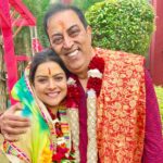 Shilpa Raizada Instagram - At Vrindavan after a success full show of RAMAYAN we went Banke Bihari Temple to receive blessings, In next few clips at Sneh Bihari Temple taking blessings of Karan Krishan Goswami ji 🙏🏻 And Last three clips from Hari Kripa Ashram 🙏🏻 Taking blessings of Shree Hari Chaitanya MahaPrabhu “Hem Bhat Maharaaj” Finally I want to Thank you @vindusingh sir for arranging VIP darshan for all of us 🙏🏻 iam so blessed 🥹 राधे राधे #radheradhe