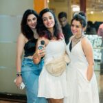 Shilpa Raizada Instagram - Goa gaye aur casino Nagi gaye ,Aisa to ho hi nhi skta !!! Thank u so much @deltin_life for your lovely hospitality… From Ambience to food to staff to they’re service .. Just Fabulous …Also thank you @resort_n_hotels for arranging the entire cruise plan… nostalgic while writing this.. wapas aana padega ab Goa jaldi ❤️🤗❤️🤗❤️🤗❤️ Thank u Shikha 🤗🤗❤️🤗❤️🤗❤️🤗❤️
