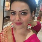 Shilpa Raizada Instagram - दुनिया सबसे खूबसूरत जगह होगी अगर एक महिला खुद फैसला लेने लगे की वह क्या चाहती है.☺️🙏🏻 #jaishriram #sareelover ❤️ #bhartiyanari #sareelibas #saree #indian #traditional #jaiho