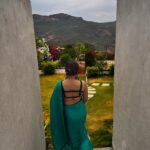 Shilpa Raizada Instagram - Ye mausam ka jaadoo hai 💚💚💚💚💚 I love #saree but saree’s love me more ❤️🙂👍 #blessed #gratitude #thankyouforeverything #🙏🏻