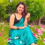 Shilpa Raizada Instagram - Ye mausam ka jaadoo hai 💚💚💚💚💚 I love #saree but saree’s love me more ❤️🙂👍 #blessed #gratitude #thankyouforeverything #🙏🏻