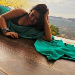Shilpa Raizada Instagram - Ye mausam ka jaadoo hai 💚💚💚💚💚 I love #saree but saree’s love me more ❤️🙂👍 #blessed #gratitude #thankyouforeverything #🙏🏻