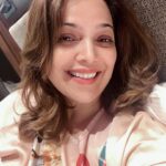 Shilpa Tulaskar Instagram - What looks like a day of hard (?) work, travel… and a fabulous roadside #chickencafreal and #rossomellette in the tummy??? This ! This ! This ! Not to miss the incredible #poi 😊… a #goodbook by my bedside and gratitude in my heart ❤️ for Shankar my navigator who led us to it all !! @sandhyabalakrishnan83 @jeetudas1994 @im_mr_ketzsolzofficial_ Have a great weekend folks😊Don’t skip your #sunscreen and #sunshine 😉