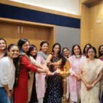 Shilpa Tulaskar Instagram - I can’t thank you enough Medhatai ❤️❤️❤️ for giving us this super start. For being our lucky charm @vishaybyshilpatulaskar .Your words of encouragement mean so much to us. 🙏🏻🙏🏻 🙏🏻 @medhakulkarni_bjp