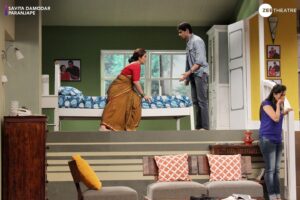 Shilpa Tulaskar Instagram - Shilpa as Savita.

#HarDinNayaDrama mein dekhiye #SavitaDamodarParanjape 24th June Saturday at 2pm and 8pm on:
#AirtelTheatre Ch. No.191 ​
#DishTVRangmanchActive Ch. No. 356 ​
#d2hRangmanchActive Ch. No.306 ​
​
#ZeeTheatre #Drama #30Days30Plays