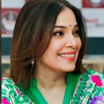 Shilpa Tulaskar Instagram - Bass muddon par nazar rakhiye Janaab 😉 Chahe saamne na dikhe. Sochiye. Nazariya badaliye. Kal aap sab se important hain. Ungli kariye janaab ! Huzoor-e - ballot ko khush kar dijiye😊 #mumbai jaan apne Khwadgah se bahar nikaliye 😉#vote kijiye 😊