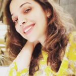 Shilpa Tulaskar Instagram - Tilt ! For a better perspective ! 😊. I have very certain dos and don’ts in my skin care routine? Do you have any? You share yours in comments. Watch this space for mine❤️❤️❤️❤️ ! #joy #happiness #molartomolarsmile #smilealways #skincare #haircareroutine