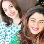 Shilpa Tulaskar Instagram - Hairstylist : A wonderful person who touches more hearts than hair ! Thank for adding your palette to my hair @amandacarvalhoofficial !♥️♥️♥️♥️♥️♥️♥️ More pictures to follow 😊 #hairstyles #haircolor #brown #beige #cocoa #chocolate what is it? 😊