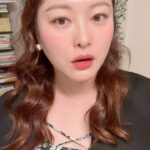 Shim Jin-hwa Instagram - - 오늘 그냥 수다라방이었는데 함께해줘셔서 감동🥹 자주 자주 해볼게요♥️ 오늘 예쁘다고 해주셔서 영상 사진 올려요🌸 원효씨 올때까지 안지울게요🤭 진짜 많이 물어보신 립은!! 드디어 첫 일정이 잡혔어요💋 2024. 06. 19- 2024. 06. 21 그리고 피타니 로젠지 글루타치온🤍 2024. 06. 10. - 2024. 06. 12