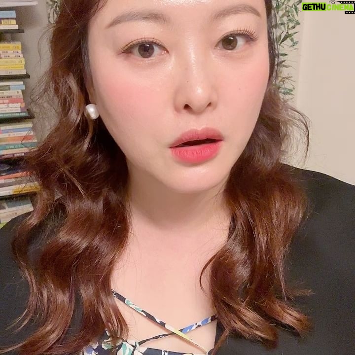 Shim Jin-hwa Instagram - - 오늘 그냥 수다라방이었는데 함께해줘셔서 감동🥹 자주 자주 해볼게요♥️ 오늘 예쁘다고 해주셔서 영상 사진 올려요🌸 원효씨 올때까지 안지울게요🤭 진짜 많이 물어보신 립은!! 드디어 첫 일정이 잡혔어요💋 2024. 06. 19- 2024. 06. 21 그리고 피타니 로젠지 글루타치온🤍 2024. 06. 10. - 2024. 06. 12