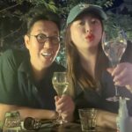 Shim Jin-hwa Instagram - - 요즘 내가 남자스타들을 많이 만나네🤭 오늘은 안구정화 보다 마음정화 스타⭐️ 헤헤헤헤헤^^ 내 인스타 너무 눈이부셔서 잠시 눈건강의 피드😆 사랑하는 영철오빠로 부터 힘나는 응원을 받은 은혜로운 시간🥹 먼저 살고 지나온 시간을 의미있고 또 재미있게 가슴속 깊이 넣어주었다. 그리고 맛난 음식 샴페인도 거하게 쏘고🍾🥂 짱이당당당당다라당당당~~~~!!!! @luxekim