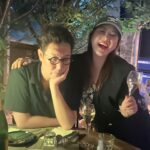 Shim Jin-hwa Instagram - - 요즘 내가 남자스타들을 많이 만나네🤭 오늘은 안구정화 보다 마음정화 스타⭐️ 헤헤헤헤헤^^ 내 인스타 너무 눈이부셔서 잠시 눈건강의 피드😆 사랑하는 영철오빠로 부터 힘나는 응원을 받은 은혜로운 시간🥹 먼저 살고 지나온 시간을 의미있고 또 재미있게 가슴속 깊이 넣어주었다. 그리고 맛난 음식 샴페인도 거하게 쏘고🍾🥂 짱이당당당당다라당당당~~~~!!!! @luxekim