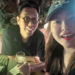 Shim Jin-hwa Instagram - - 요즘 내가 남자스타들을 많이 만나네🤭 오늘은 안구정화 보다 마음정화 스타⭐️ 헤헤헤헤헤^^ 내 인스타 너무 눈이부셔서 잠시 눈건강의 피드😆 사랑하는 영철오빠로 부터 힘나는 응원을 받은 은혜로운 시간🥹 먼저 살고 지나온 시간을 의미있고 또 재미있게 가슴속 깊이 넣어주었다. 그리고 맛난 음식 샴페인도 거하게 쏘고🍾🥂 짱이당당당당다라당당당~~~~!!!! @luxekim