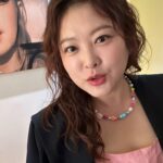 Shim Jin-hwa Instagram – –
오늘은 스케줄이 많은 날이라 새벽부터 나왔어요🌸

잠시후 8시에,
테이의 굿모닝FM 나가용🫶
듣고 계신분들 응원부탁해우😍

그리고 바로~
10시25분 🌿
롯데홈쇼핑, AHC 썬쿠션으로 갑니당💙

오늘 예쁘게 해준 수빈쌤 하은이 고마워용🥰
@jennyhouse_su.ubeen 

오늘도 선재데이🤭
행. 복. 하. 다. 

여러분도 굿데이 되세우♥️