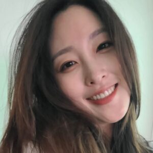 Shin A-young Instagram - 갑자기 근황

숨은 좀 찬데
잘 버티고 있습니다!
