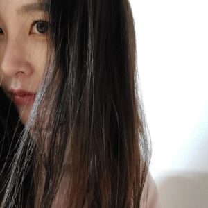 Shin A-young Instagram - 🤫