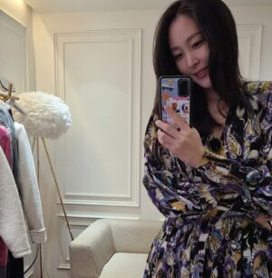 Shin A-young Instagram - 🤭
